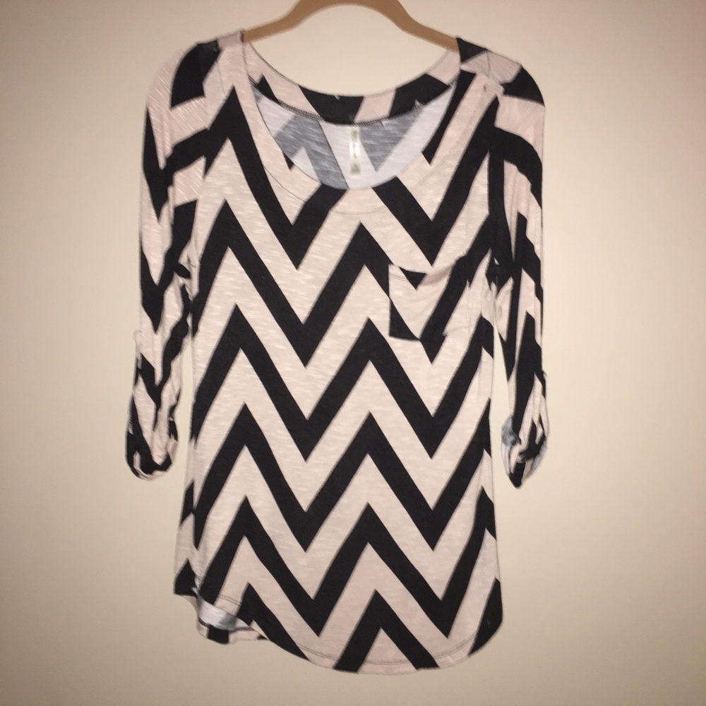 DNA Couture Taupe Black Chevron Print Shirt Small